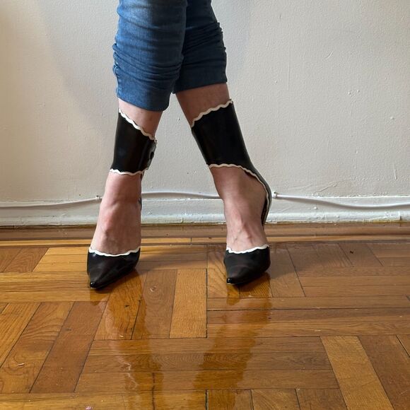 Bronx Ankle Wrap Elongated Pointy Toe Black and White Maid ALL LEATHER - Picture 3 of 9
